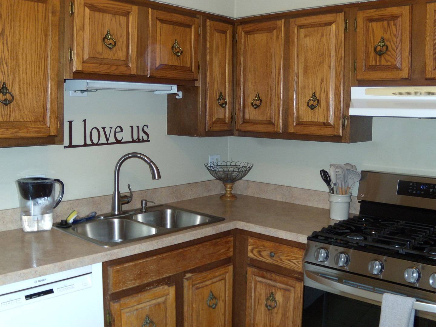 61 Westwood SQ, Indian Head Park, IL 60525
