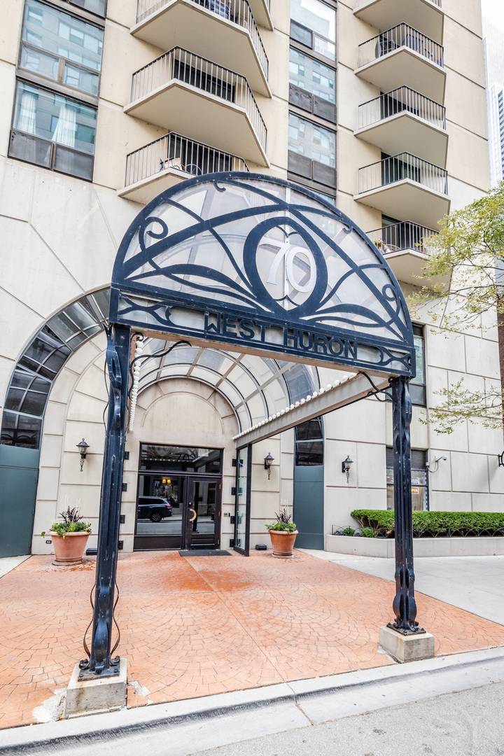 70 W Huron ST #802, Chicago, IL 60654