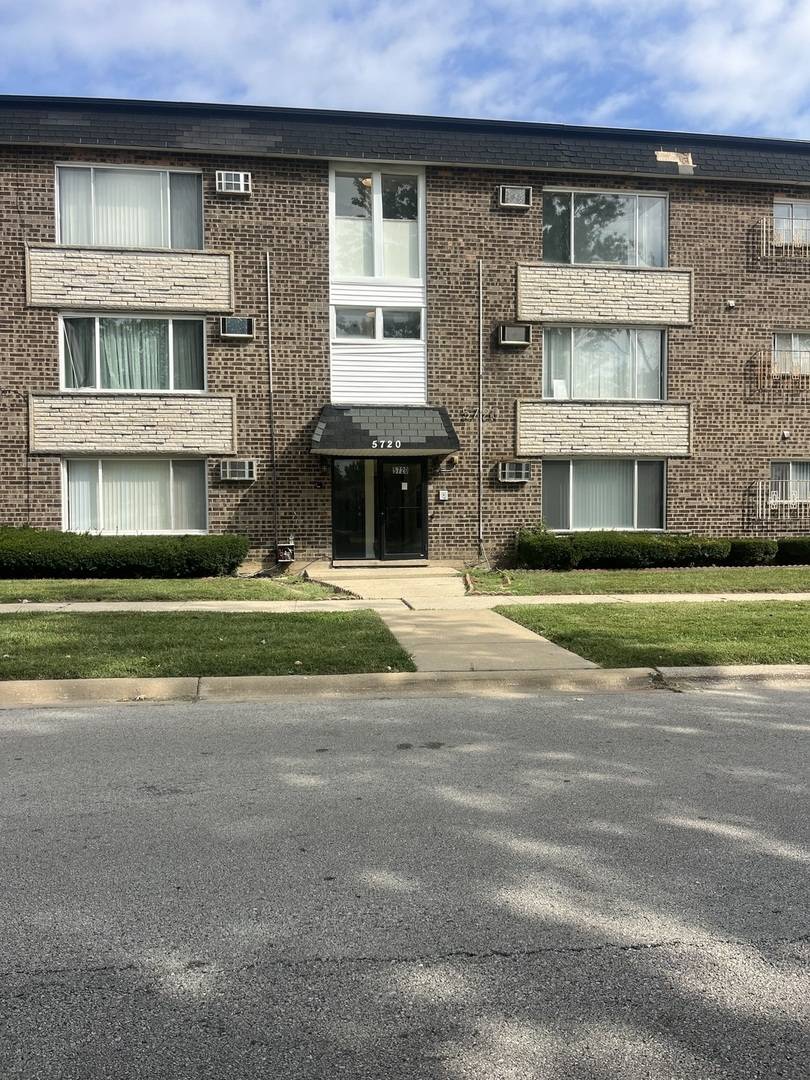 5720 W 108th ST #1D, Chicago Ridge, IL 60415