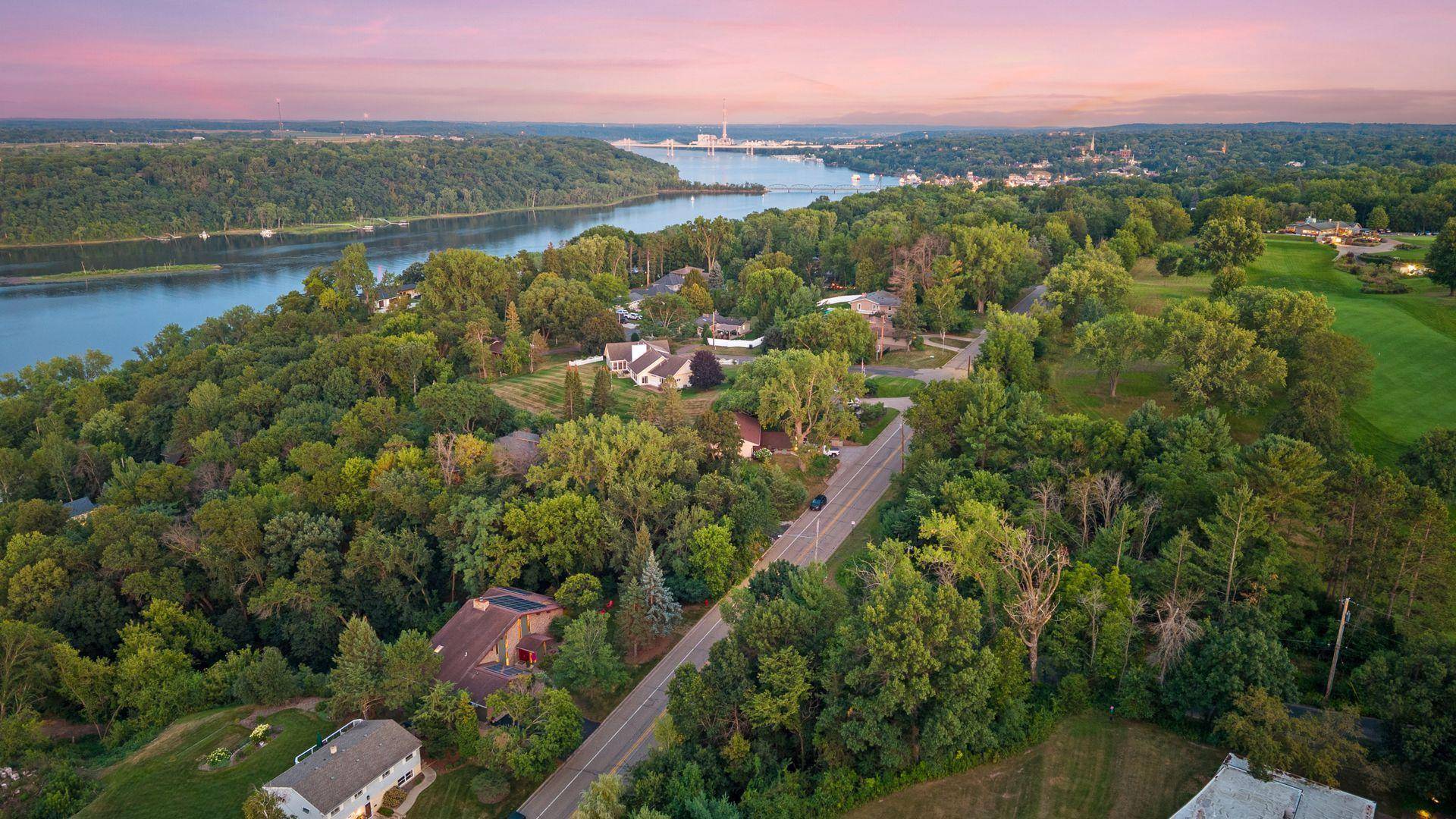 1801 2nd ST N, Stillwater, MN 55082