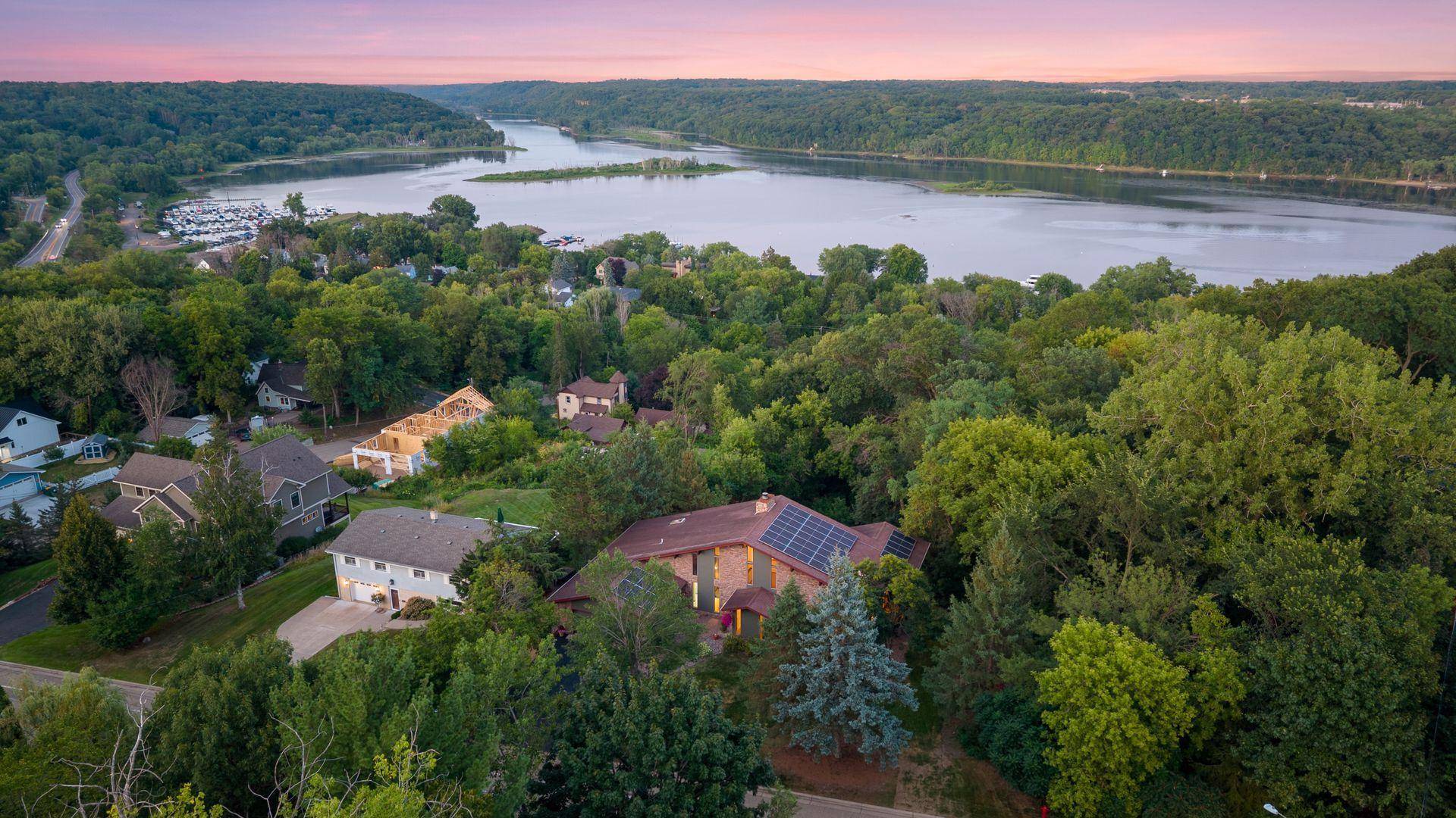 1801 2nd ST N, Stillwater, MN 55082