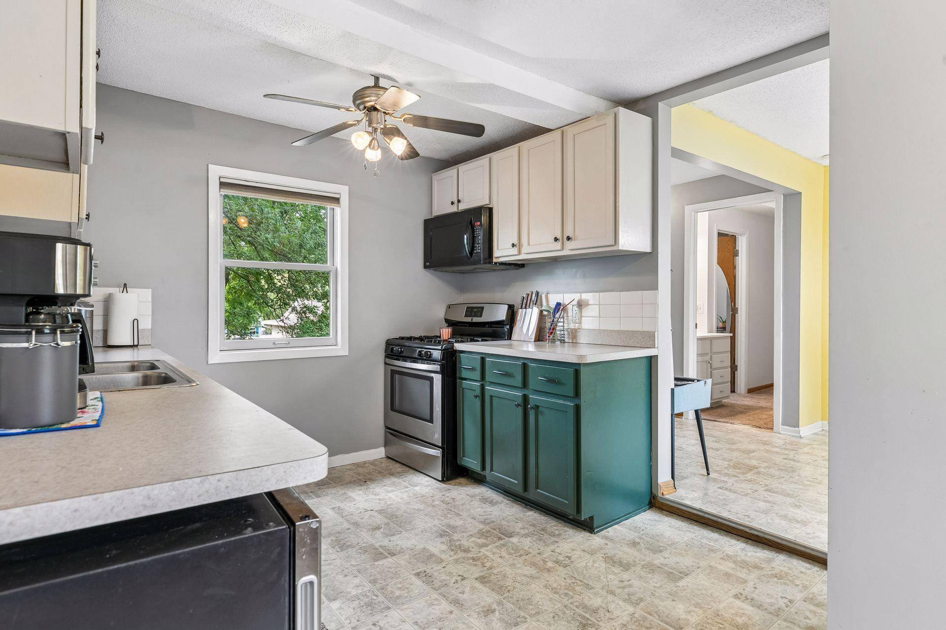 670 Goodwin AVE N, Oakdale, MN 55128