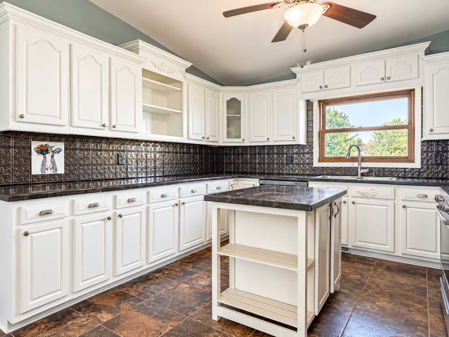 772 140th AVE, Fairmont, MN 56031