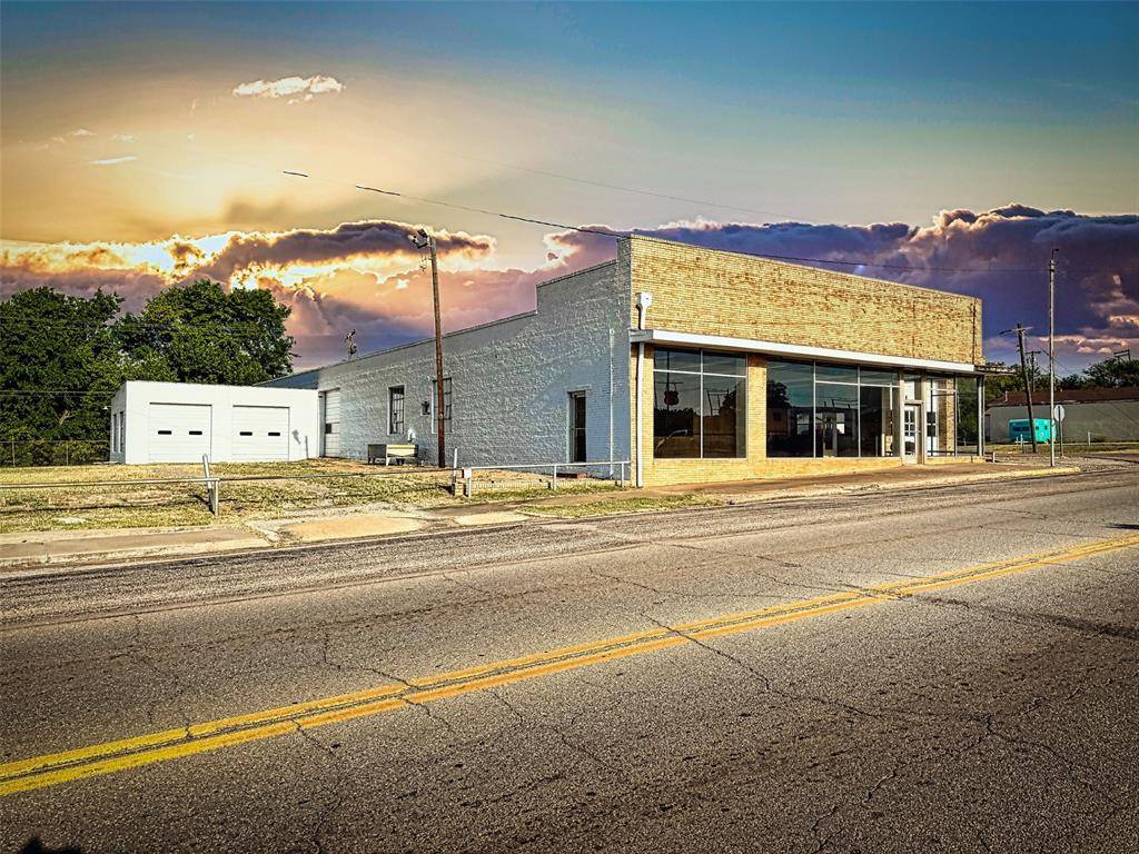 1201 Manvel AVE, Chandler, OK 74834