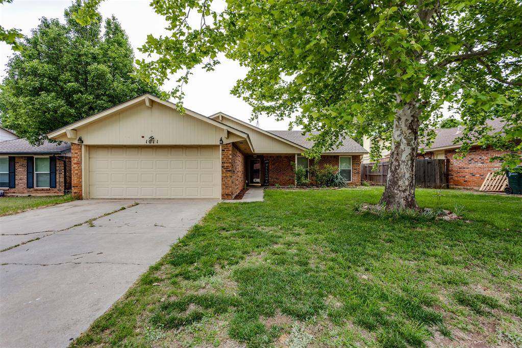 1011 ROYAL LN, Yukon, OK 73099