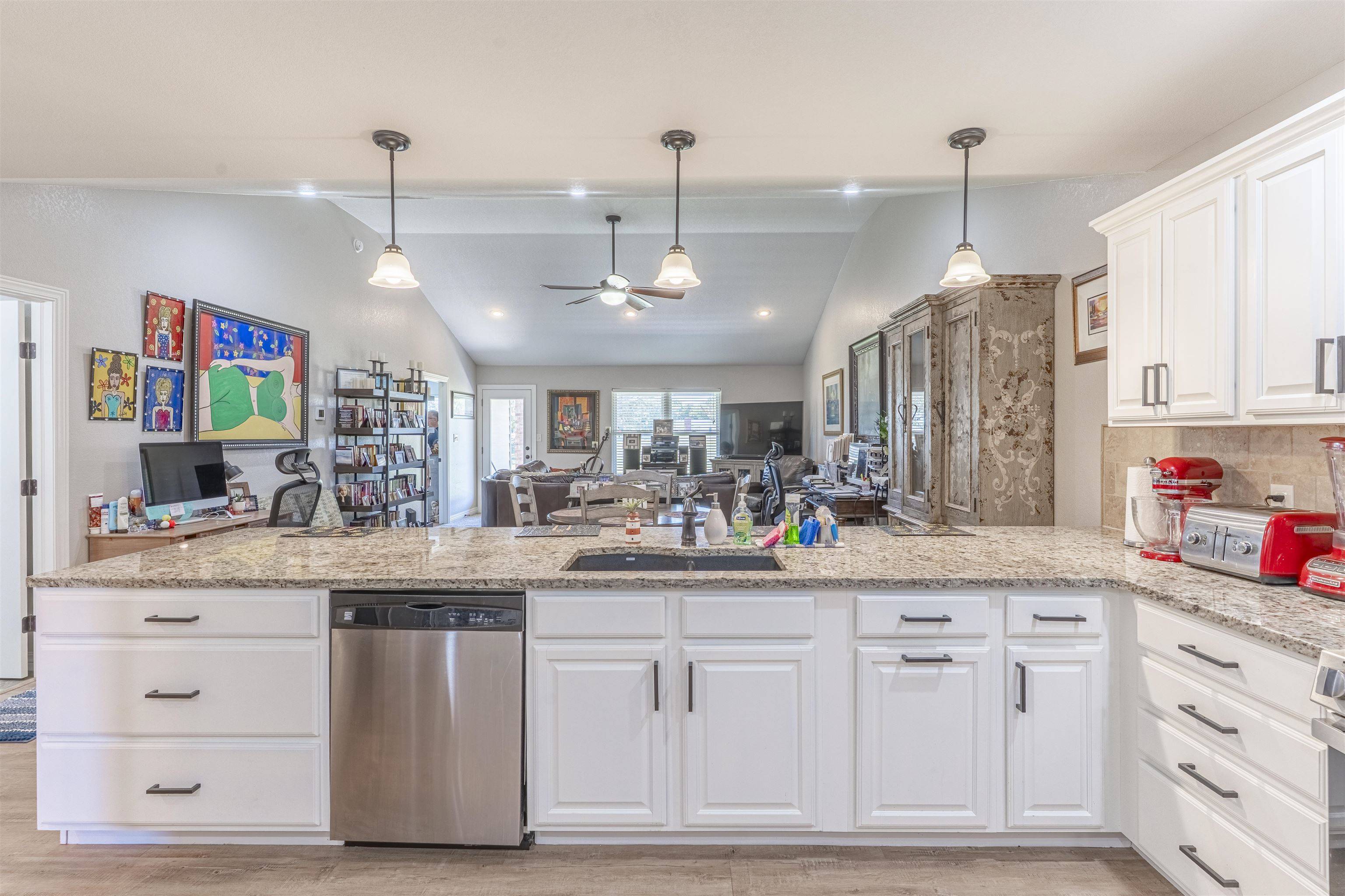 3607 Lakeshore Dr., Winfield, KS 67156