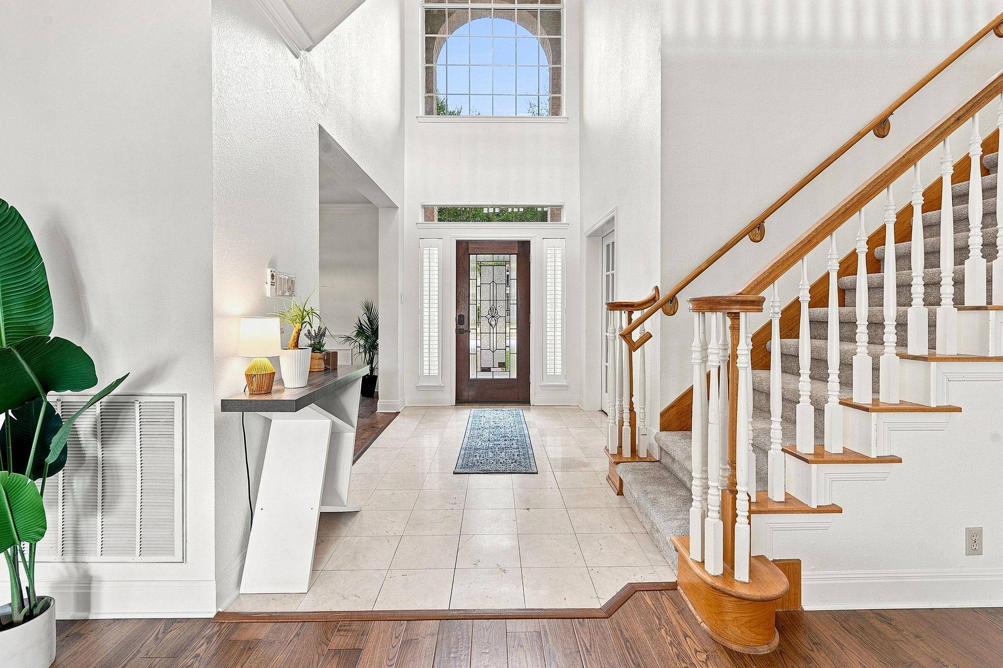 5204 Deerwood CT, Austin, TX 78730