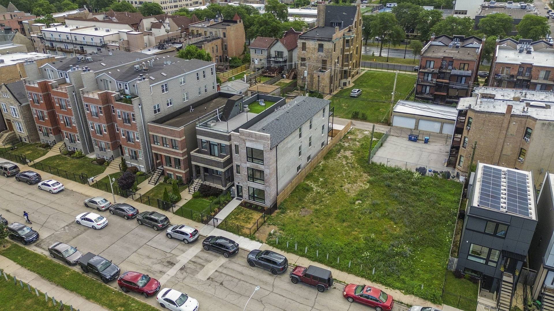 4447 S Calumet AVE, Chicago, IL 60653