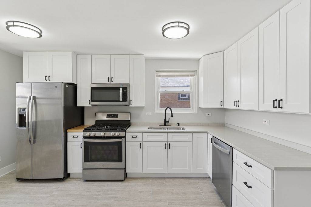 4150 W 83rd ST, Chicago, IL 60652