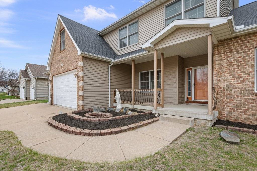 1338 W 61st ST, Davenport, IA 52806