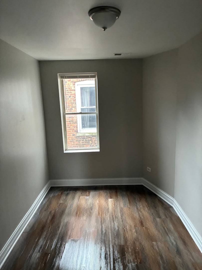 8356 S Mackinaw AVE #1-B, Chicago, IL 60617