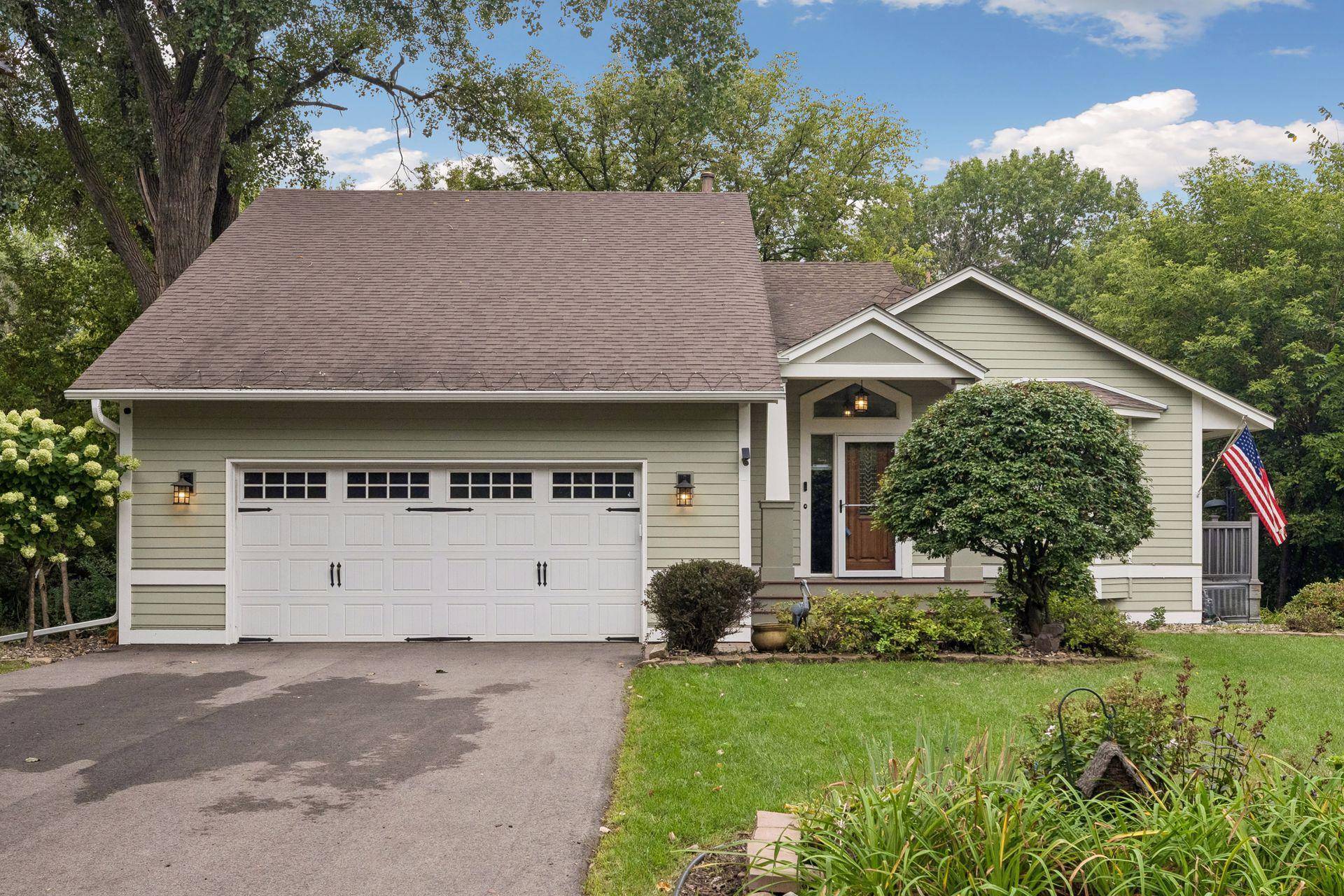 2512 8th ST, White Bear Lake, MN 55110