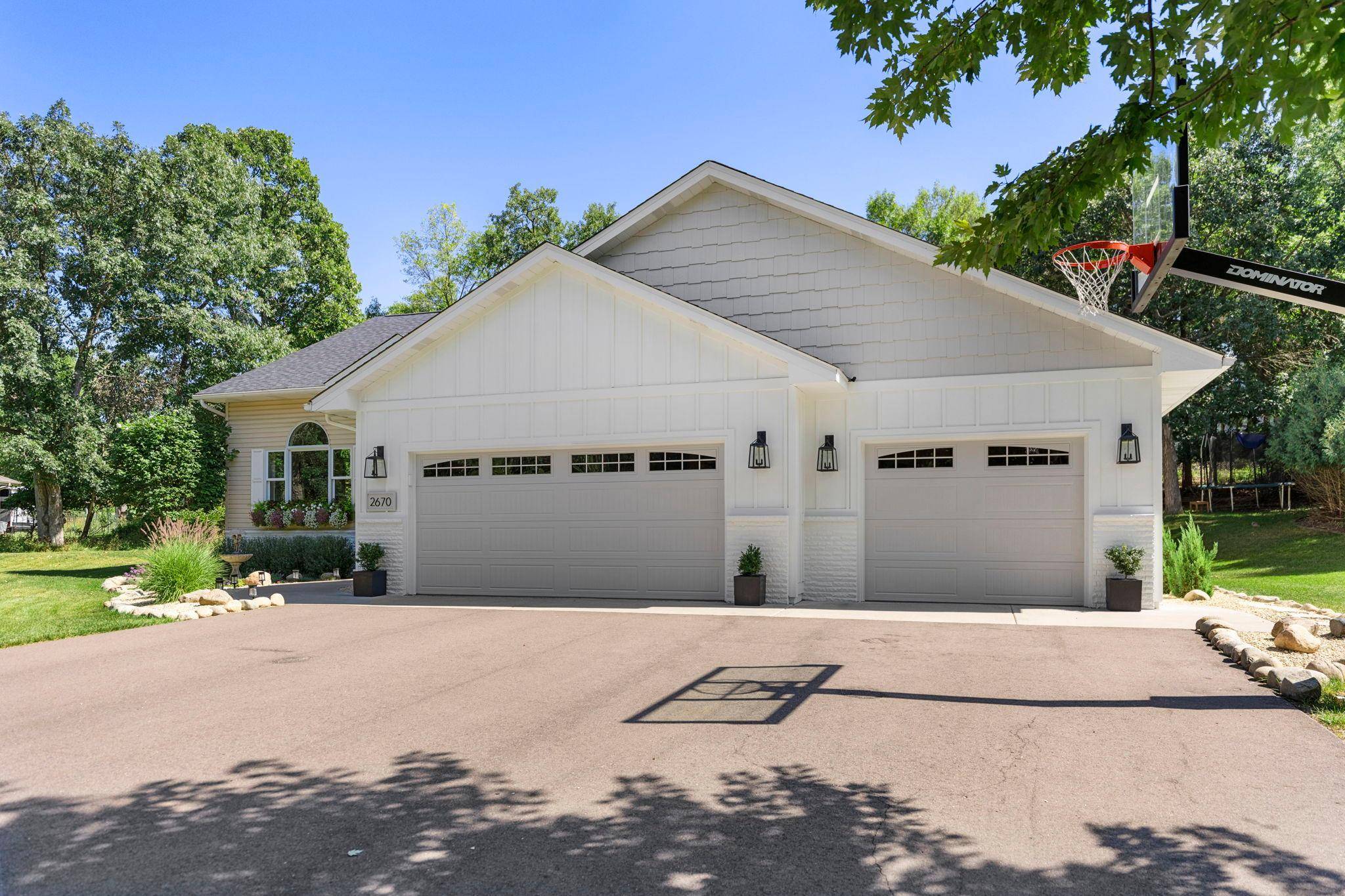 2670 E Rum River DR S, Cambridge, MN 55008
