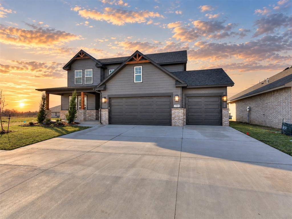 7701 Three Woods LN, Yukon, OK 73099