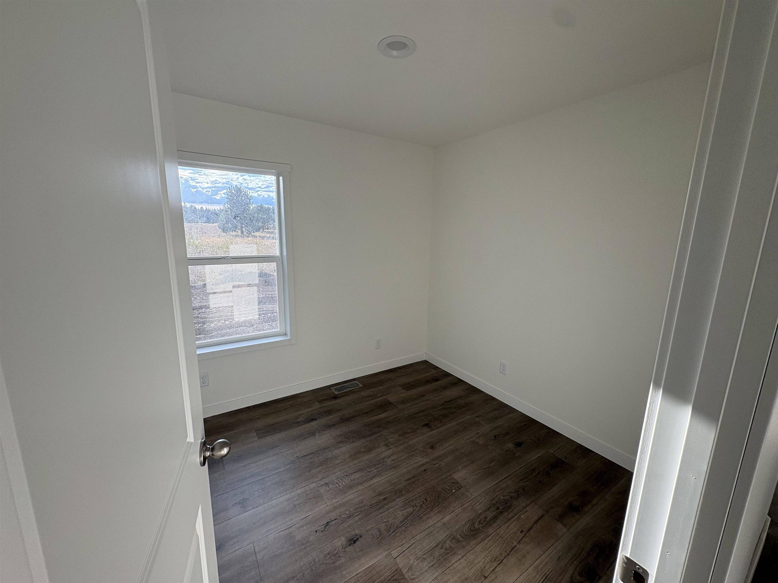 4871 W Enoch Rd, Deer Park, WA 99006