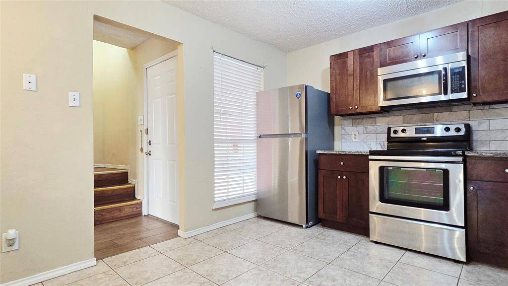 220 Village North Drive, Richardson, TX 75081