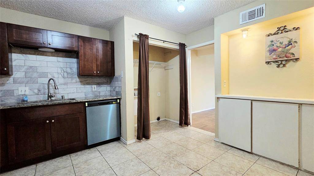220 Village North Drive, Richardson, TX 75081