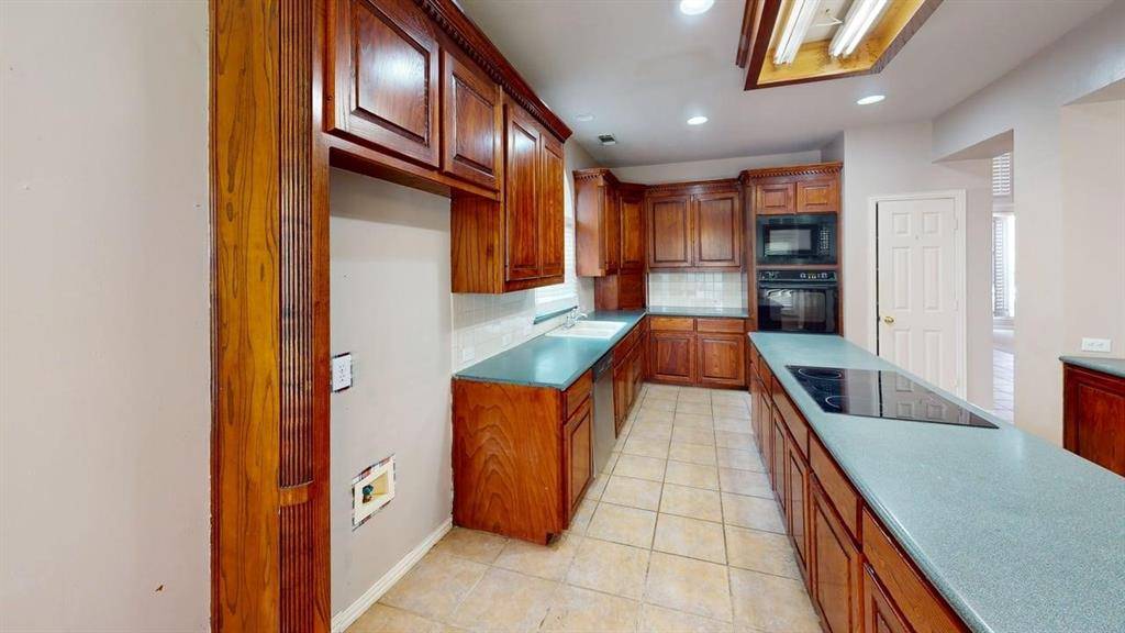 8601 Spectrum Drive, Mckinney, TX 75072