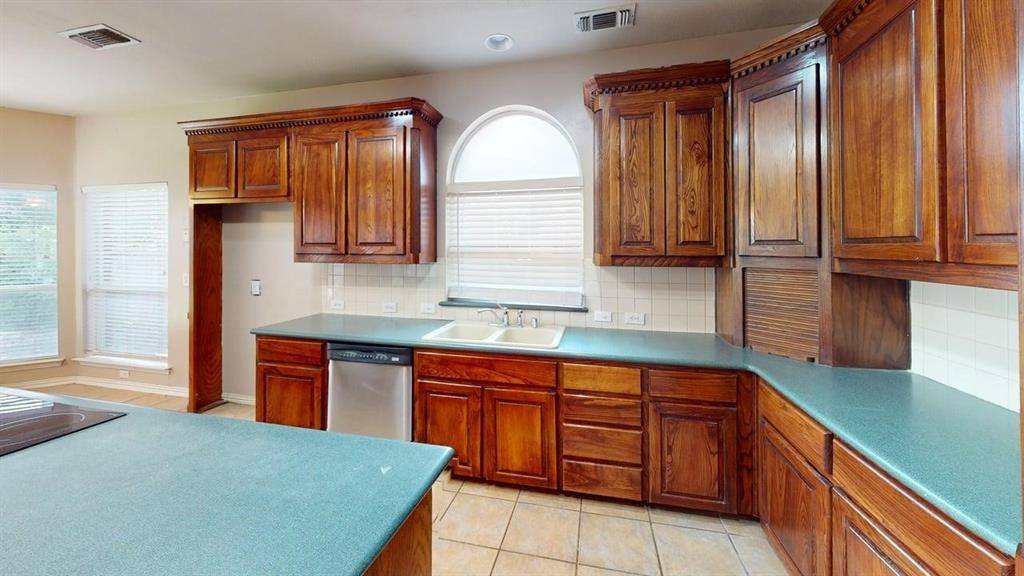 8601 Spectrum Drive, Mckinney, TX 75072