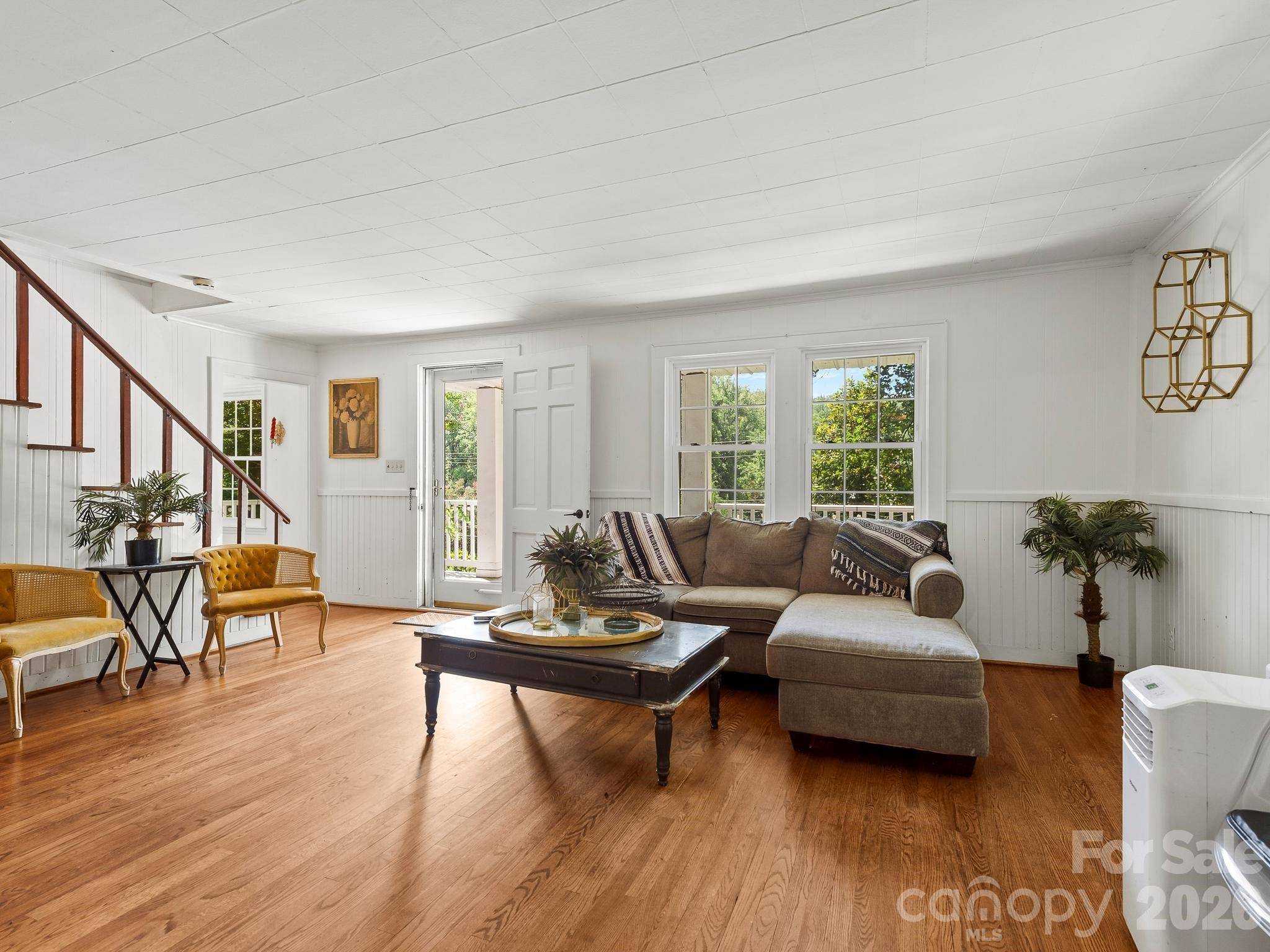 689 S Trade ST, Tryon, NC 28782