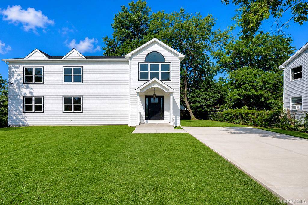 171 FERRARIS ST, Copiague, NY 11726