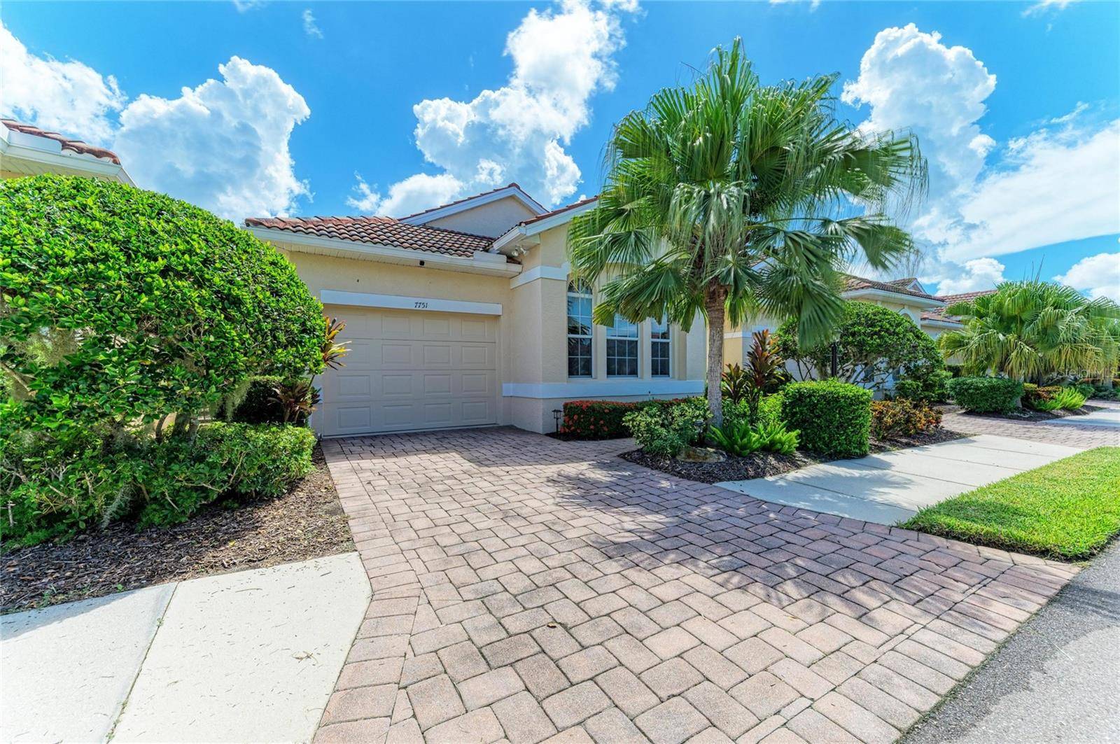 7751 33RD ST E, Sarasota, FL 34243