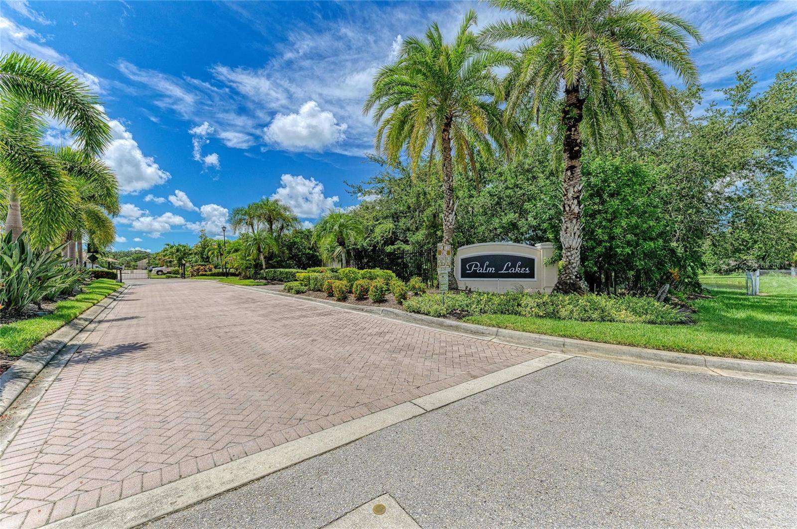 7751 33RD ST E, Sarasota, FL 34243