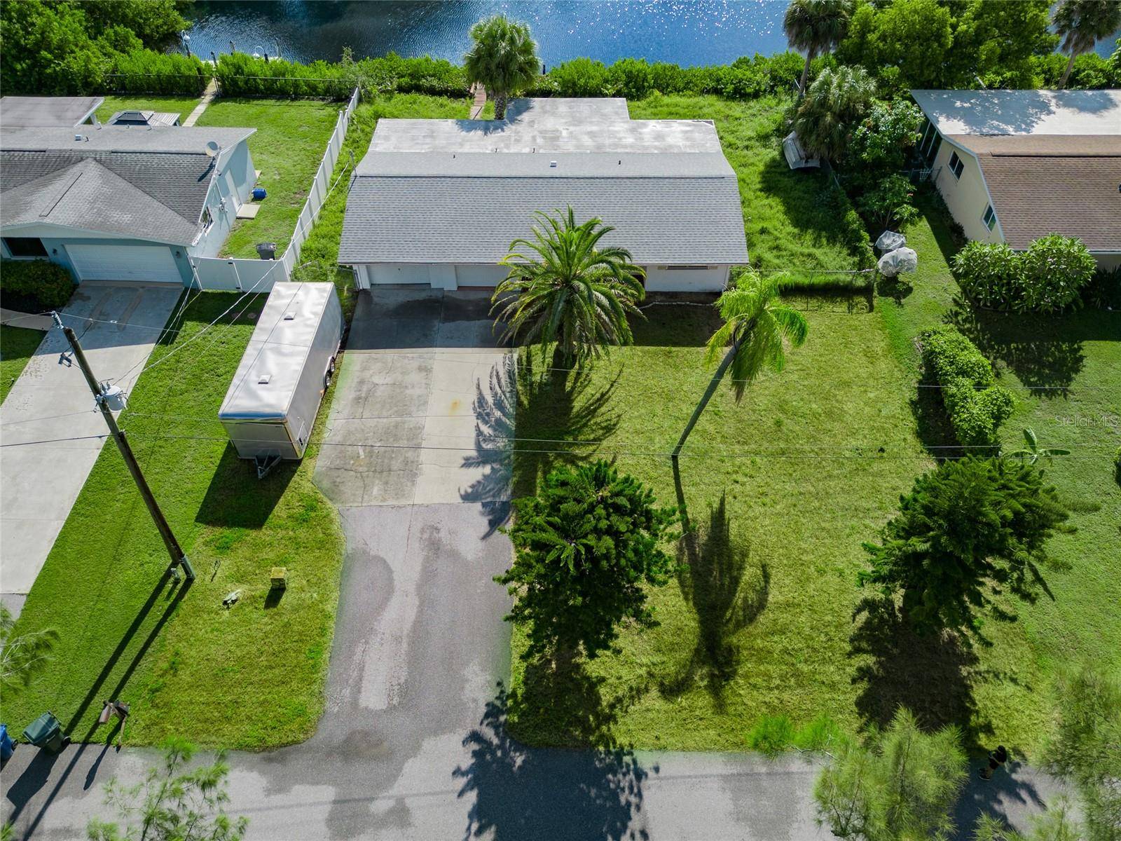 605 BARNES Pkwy, Nokomis, FL 34275