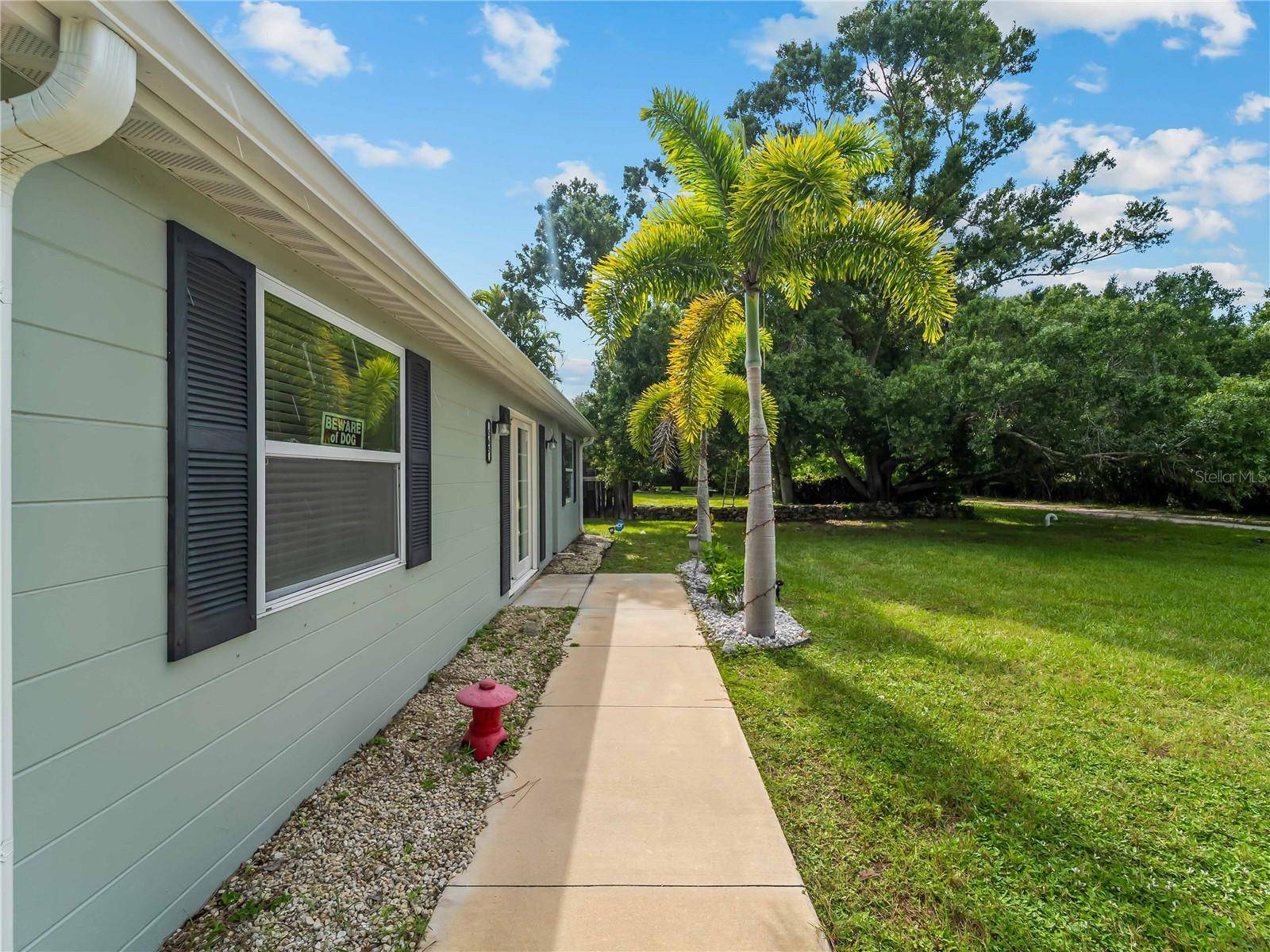 565 ELLIOT ST, Englewood, FL 34223