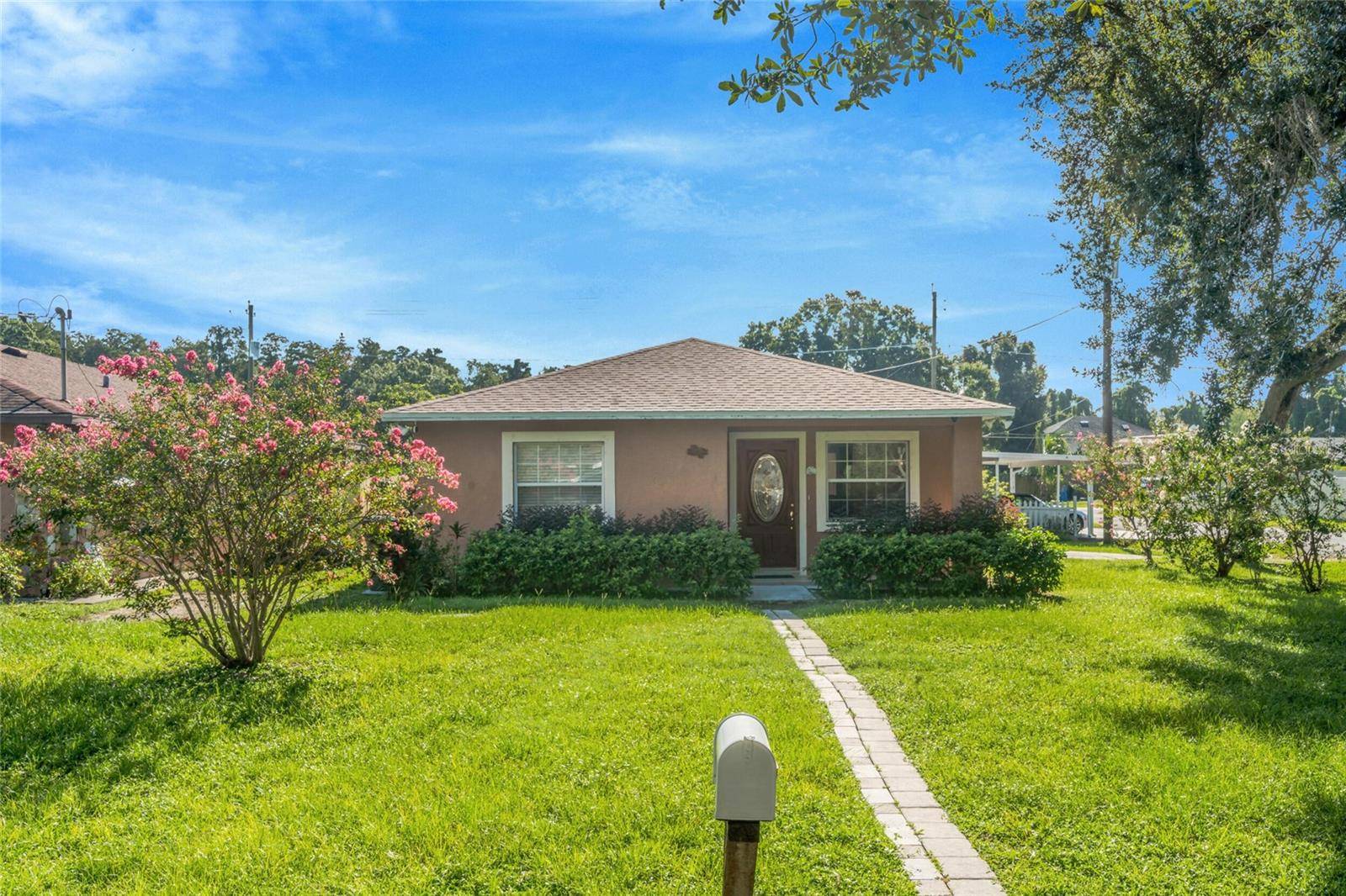 8001 N HUBERT AVE, Tampa, FL 33614