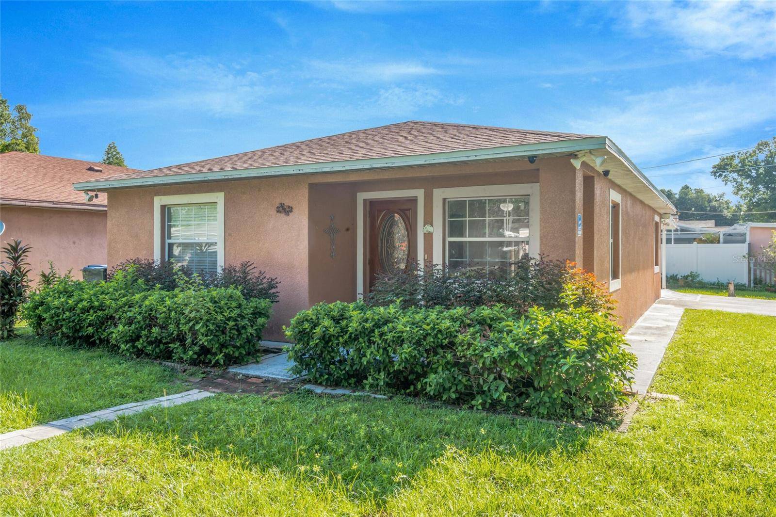8001 N HUBERT AVE, Tampa, FL 33614