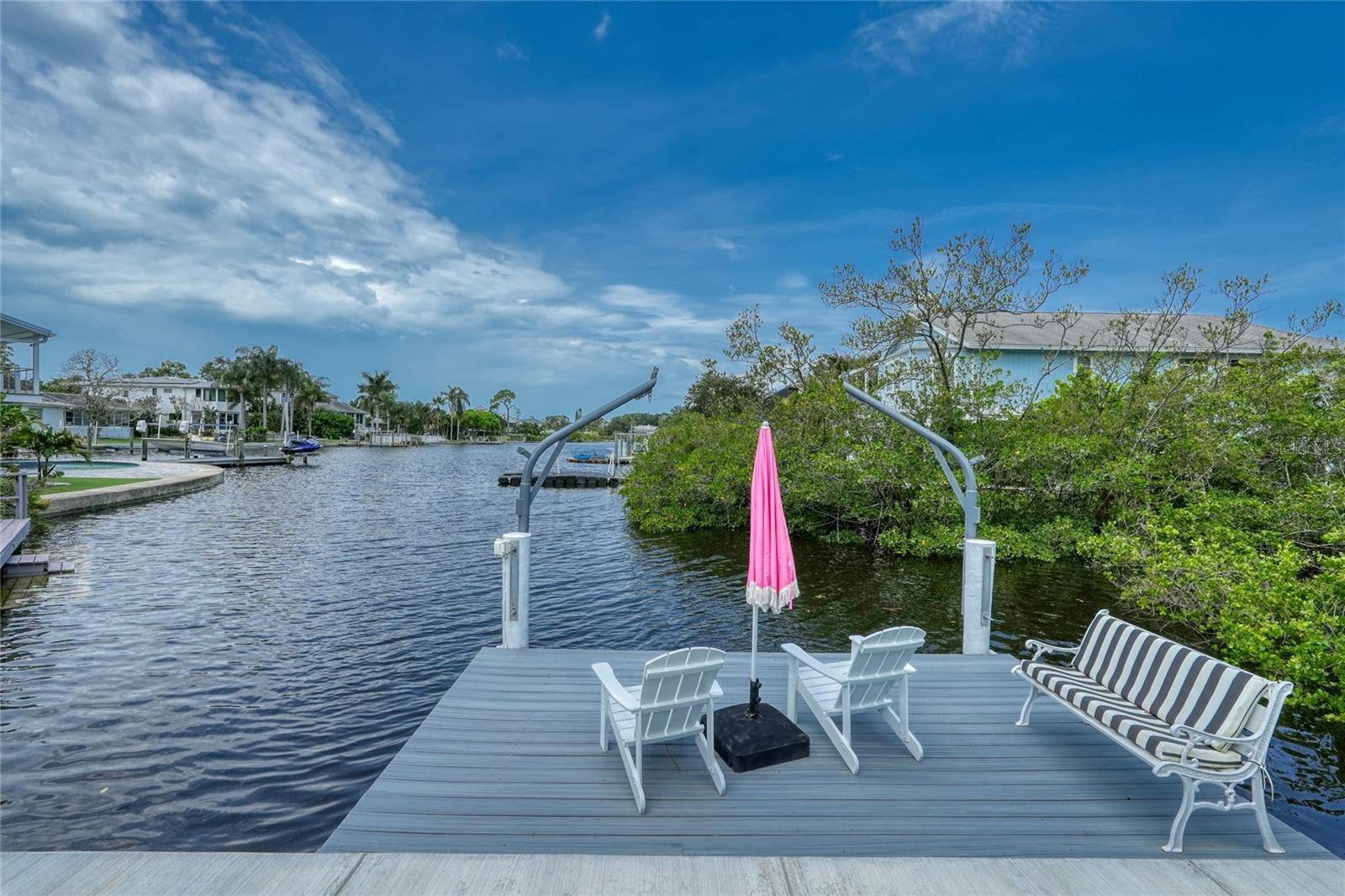 223 PINECREST DR, Palm Harbor, FL 34683