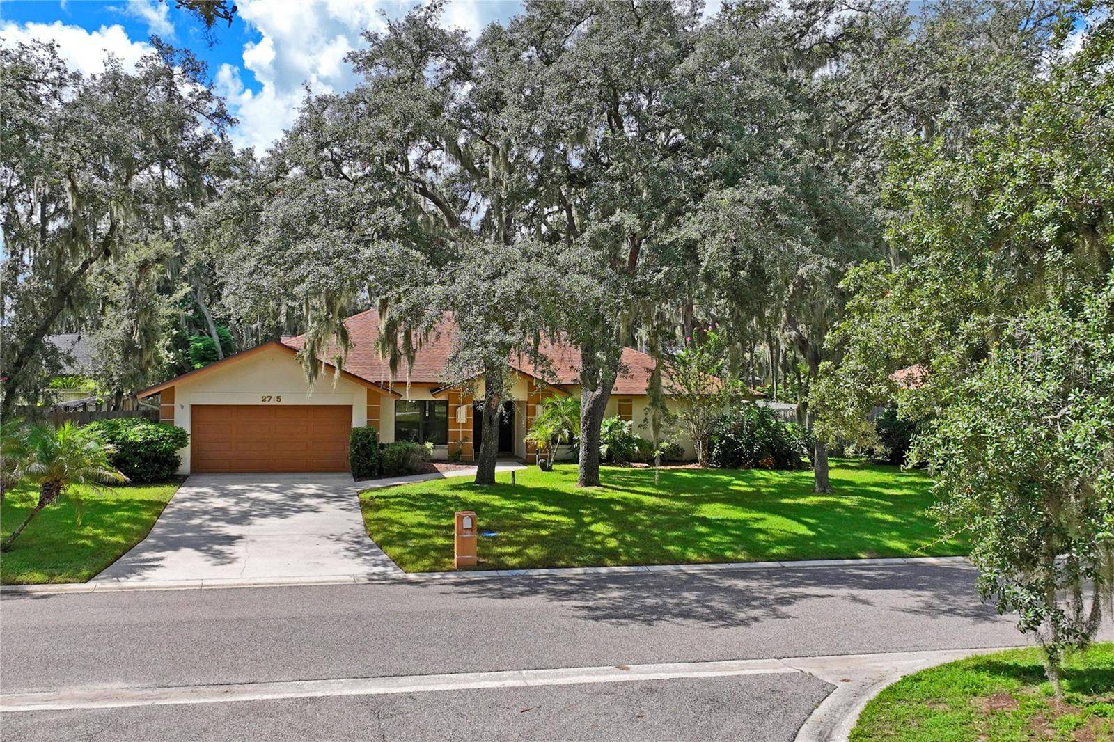 2715 LAUREL OAK DR, Plant City, FL 33566