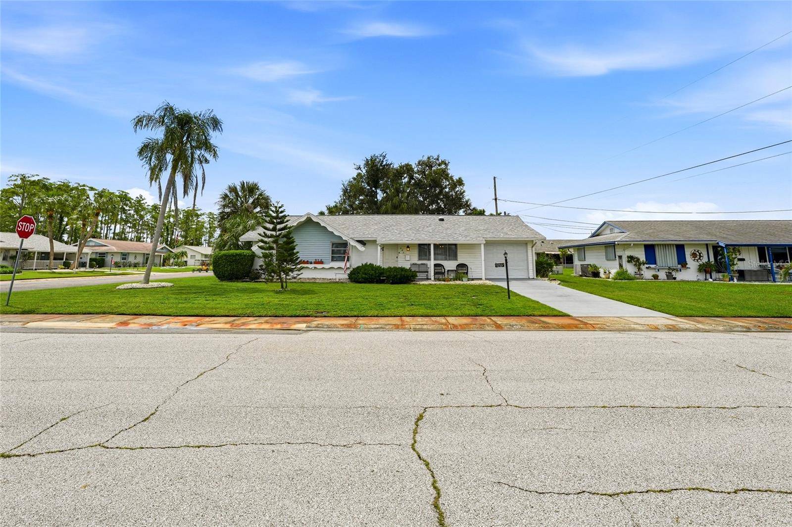702 THUNDERBIRD AVE, Sun City Center, FL 33573