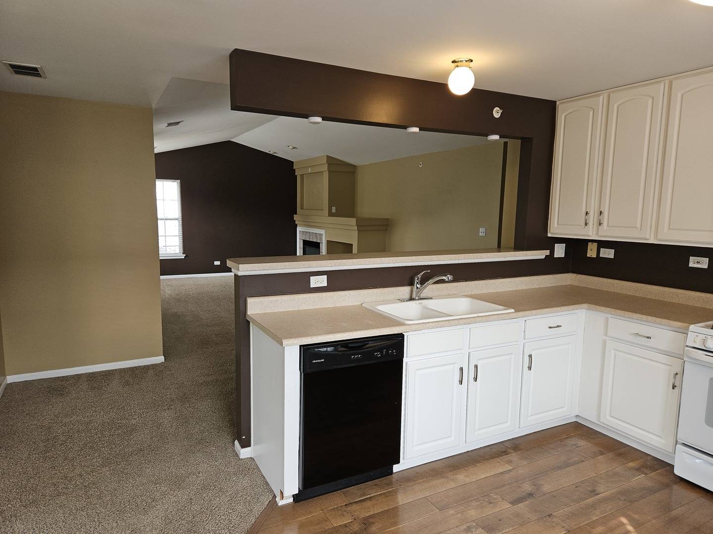 2243 Rockefeller DR #2243, Geneva, IL 60134