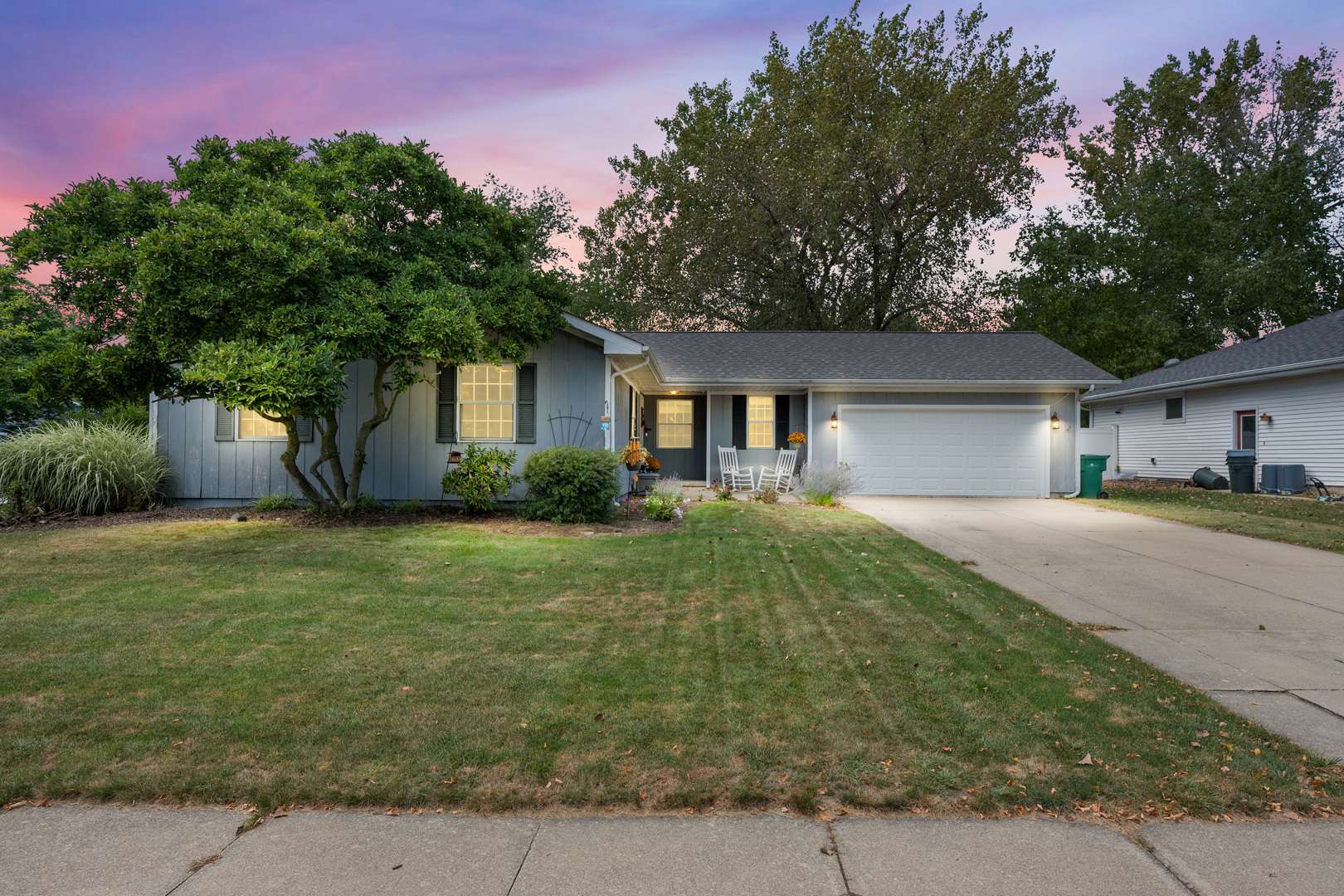 1301 Larson ST, Sycamore, IL 60178