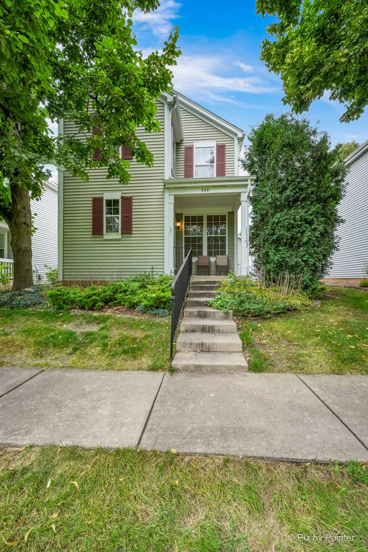 754 GOLDEN OAK CIR, Crystal Lake, IL 60014