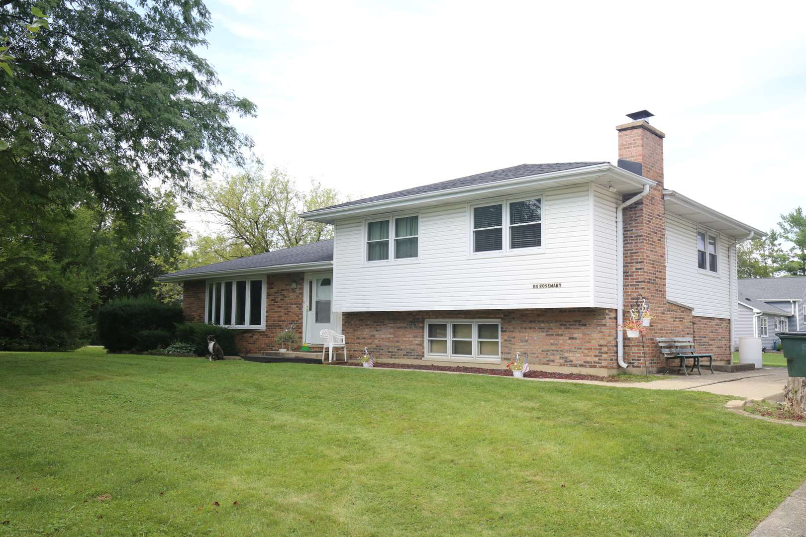 114 Rosemary AVE, Inverness, IL 60010