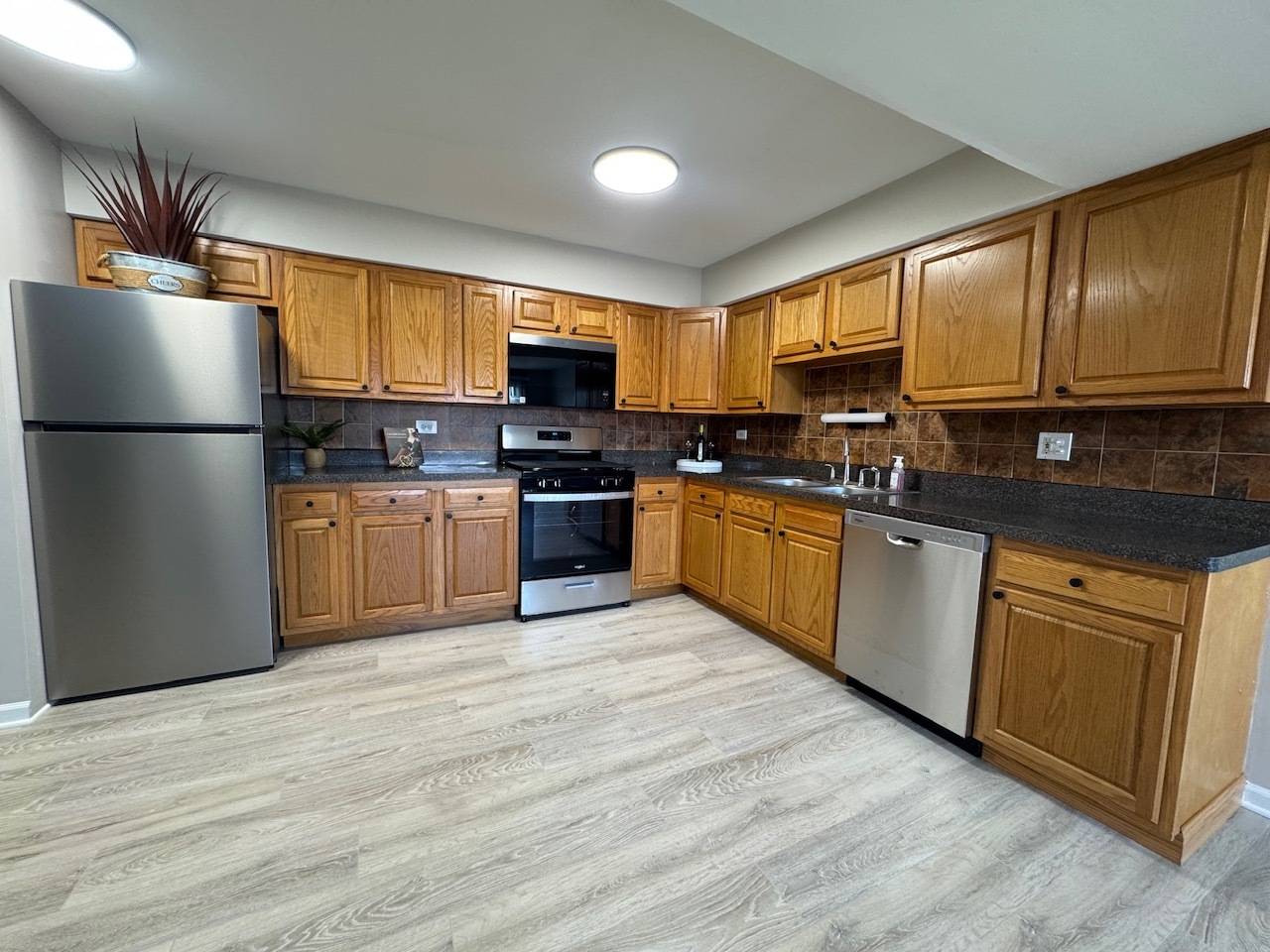 10440 Natoma AVE #12, Chicago Ridge, IL 60415