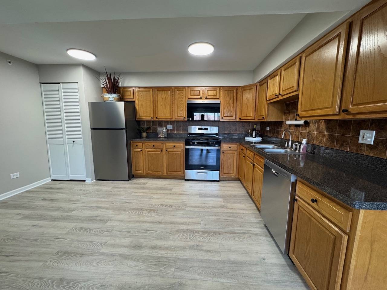 10440 Natoma AVE #12, Chicago Ridge, IL 60415