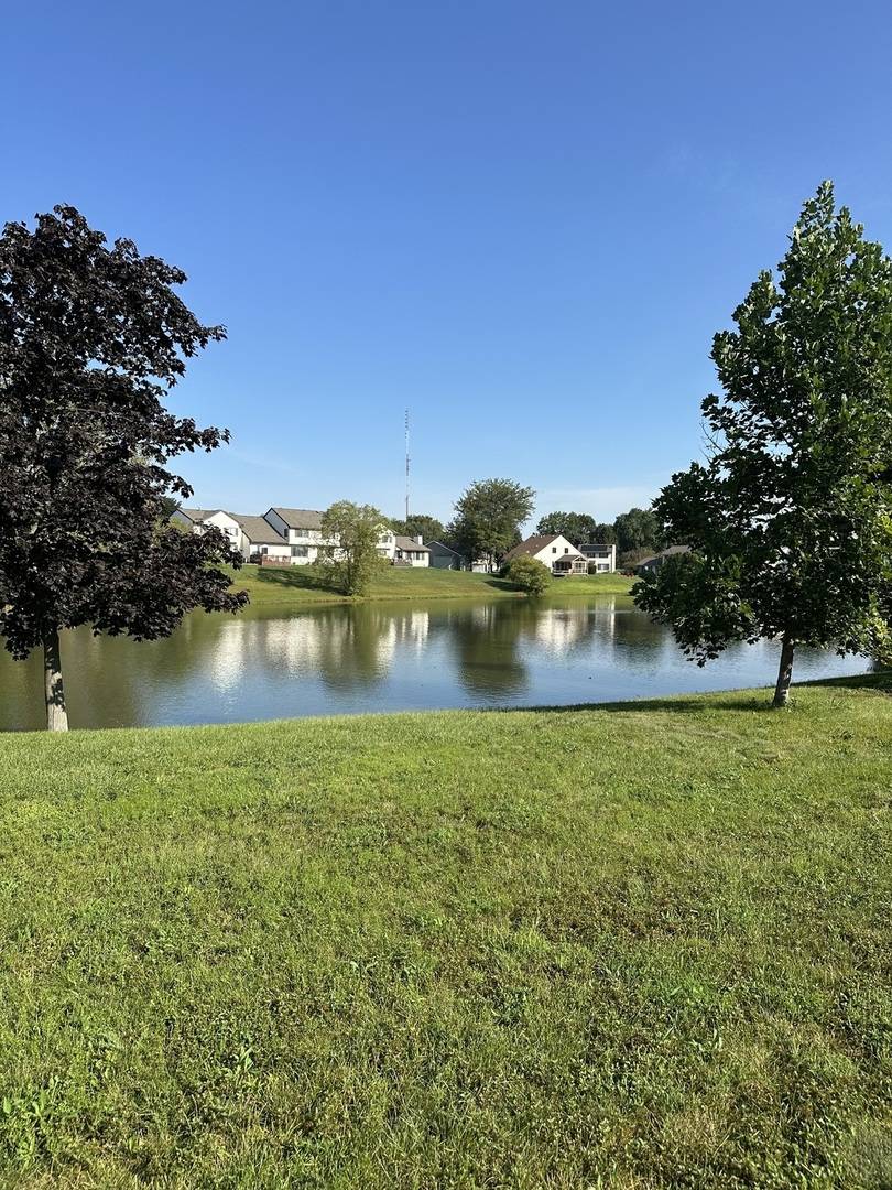 403 Clearwater DR, Champaign, IL 61822