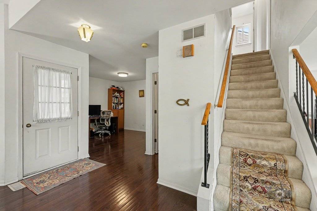 1841 Grosse Pointe CIR, Hanover Park, IL 60133