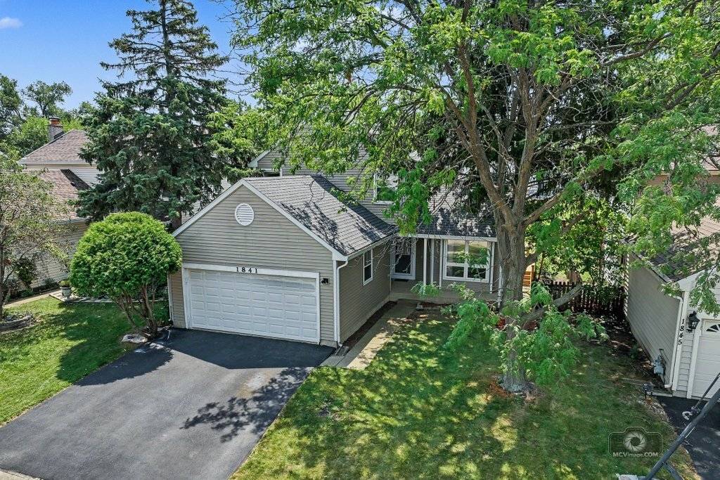 1841 Grosse Pointe CIR, Hanover Park, IL 60133