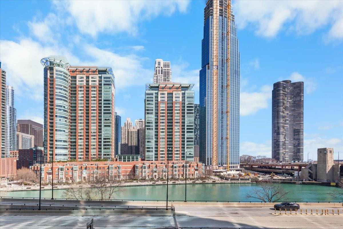 420 E Waterside DR #2303, Chicago, IL 60601