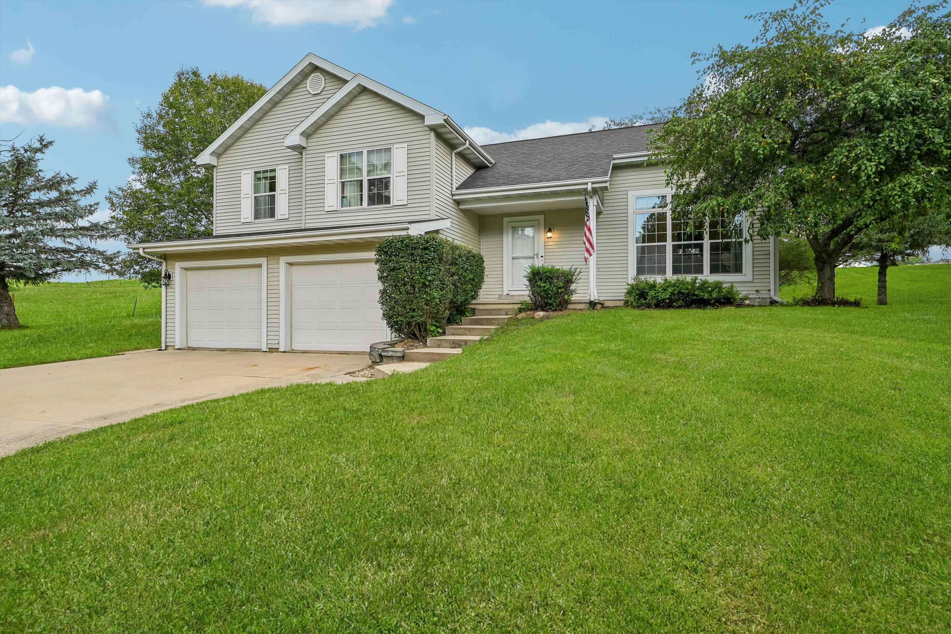 1201 NE 1st AVE, Waverly, IA 50677