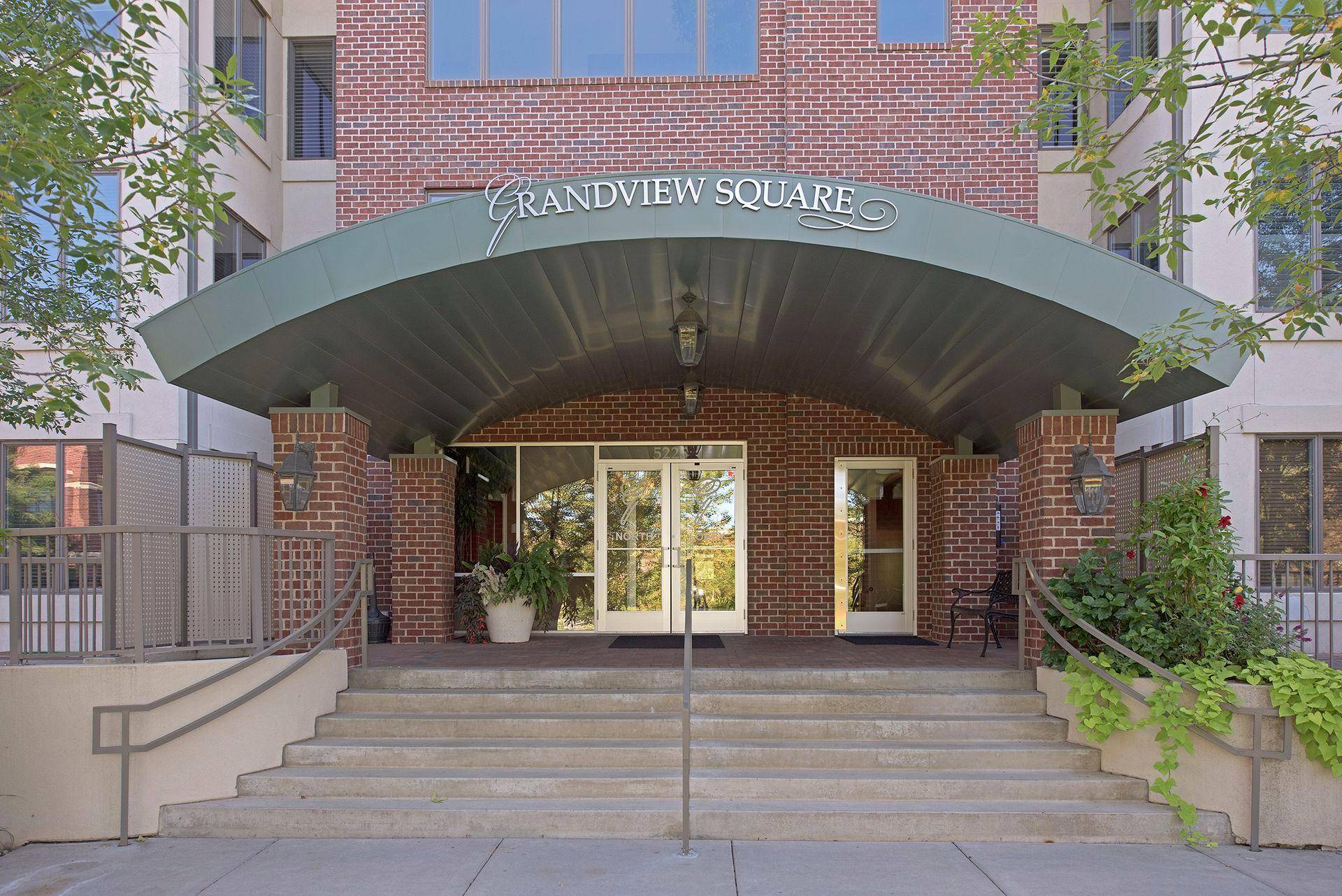 5225 Grandview SQ #308, Edina, MN 55436