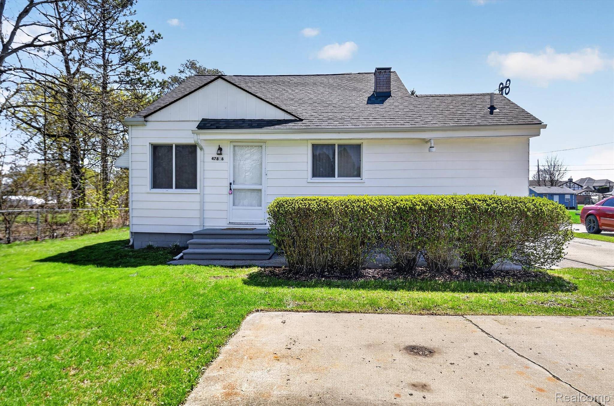 47816 Jefferson AVE, Chesterfield Township, MI 48047