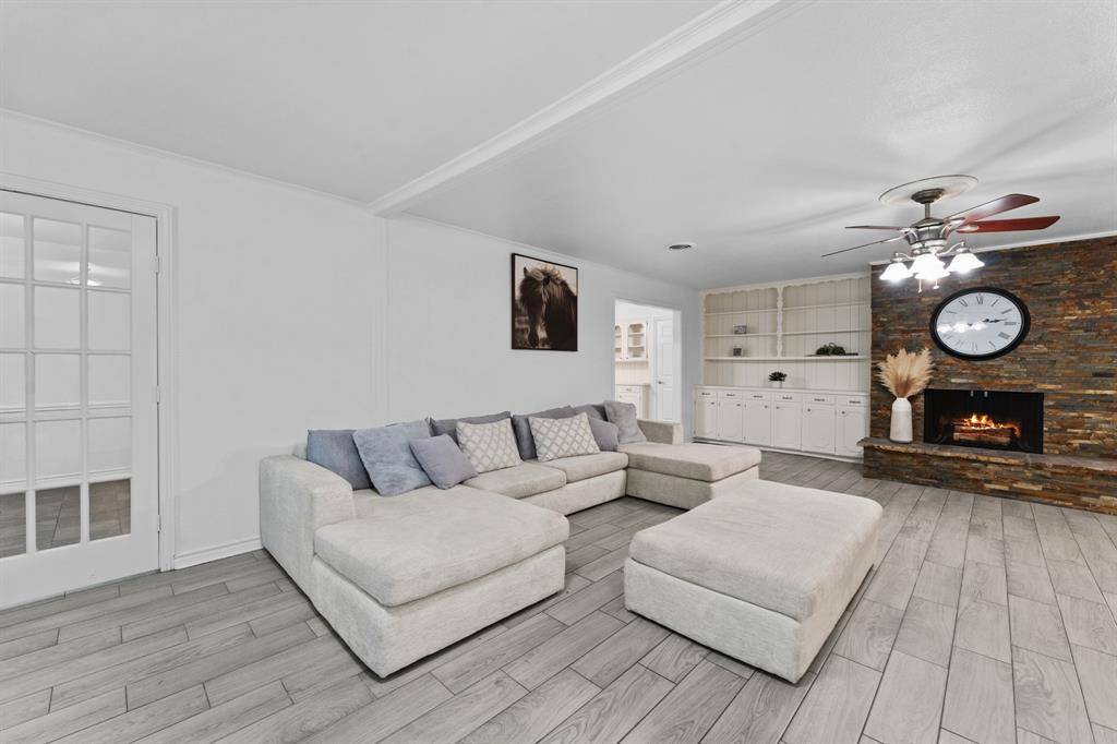 1807 Holm Oak Street, Arlington, TX 76012