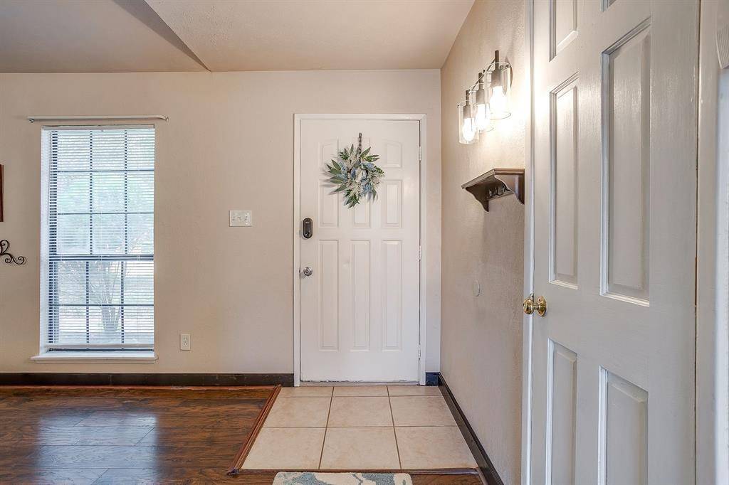 7913 Bermejo Road, Fort Worth, TX 76112