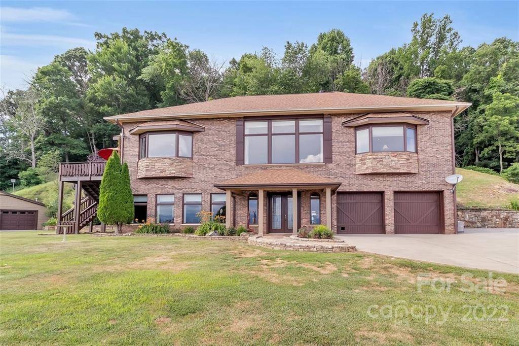 1445 Grandeur HTS, Clyde, NC 28721